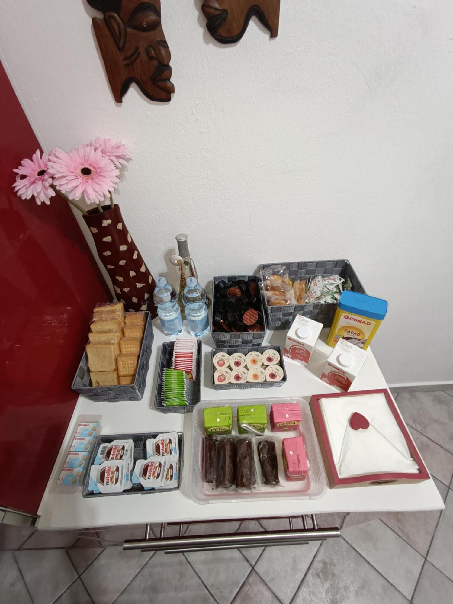 Casa Vacanze Completa Di Tutto E Anche Di Piu Livorno Ngoại thất bức ảnh